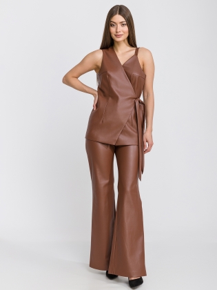 Женская одежда, жилет из экокожи, артикул: 036-0474, Цвет: коричневый,  Фабрика Трика, фото №1.