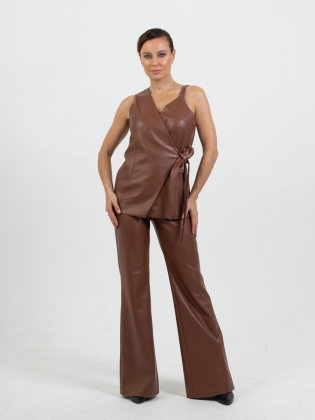 Женская одежда, брюки из экокожи, артикул: 4470-0474, Цвет: коричневый,  Фабрика Трика, фото №1.