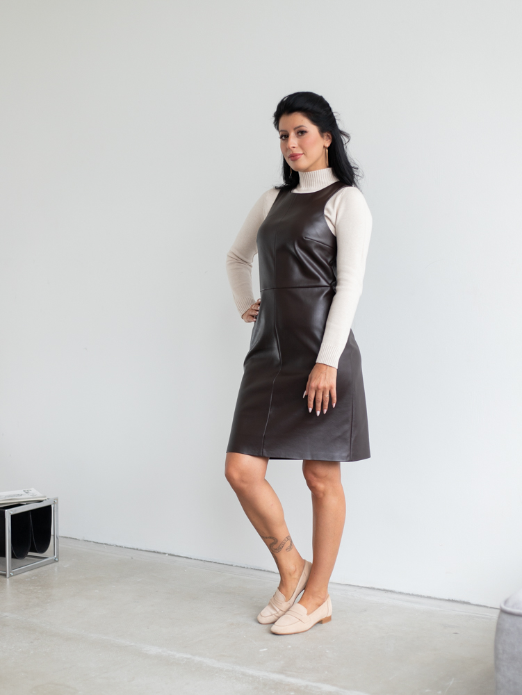 Женская одежда, сарафан из экокожи, артикул: 996-0584, Цвет: коричневый,  Фабрика Трика, фото №1